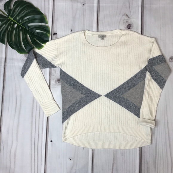 Calvin Klein knit Sweater - Picture 1 of 6